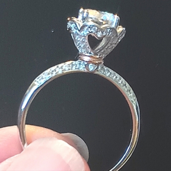💕925 Sterling Silver and 1ct. Moissanite Diamond Ring - Picture 5 of 15